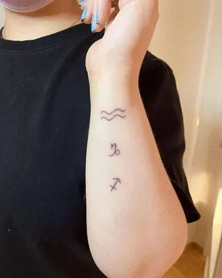 Татуировка: Знака зодиака водолей 💙 | ТАТУ \"МАГИЯ\" (Tattoo Magic.  Татуировка в Омске) | ВКонтакте