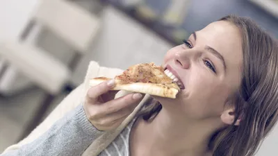 Фотки толстых девушек с едой: моменты радости и удовольствия 