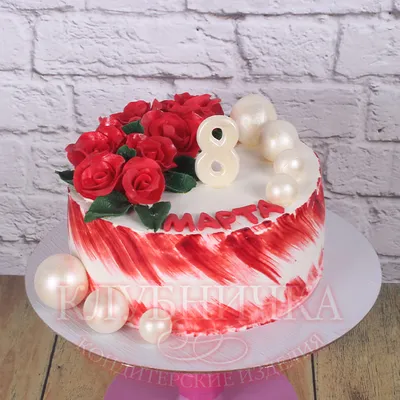 Муссовый торт Эклипс на 8 марта с цветами и макарон