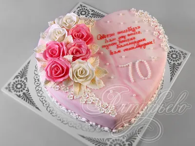 Торт на 8 марта кремовый на заказ по цене 1050 руб./кг в кондитерской  Wonders | с доставкой в Москве