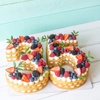 Торт цифра с фруктами - 70 фото