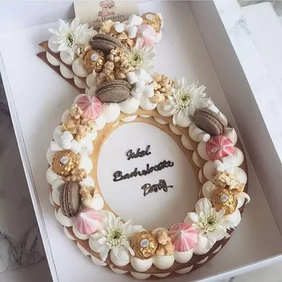 Торт на девичник 💕 Всегда для Вас #polyakovacake #вишенкапраздника #торт  #cakeideas… | Instagram