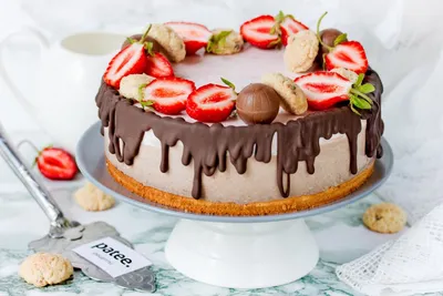 Творожный торт с клубникой и шоколадом - рецепт с фотографиями - Patee.  Рецепты