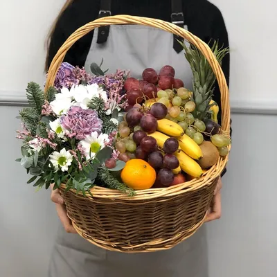 Цветы и фрукты в корзине с бесплатной доставкой в Челябинске | ПроБукеты