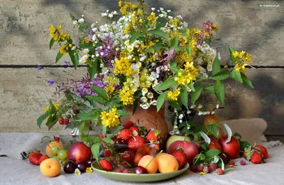 Набор Цветы + Фрукты, Цветы и подарки в Ростове-на-Дону, купить по цене  2500 RUB, Цветы в коробке в Malina Flowers с доставкой | Flowwow