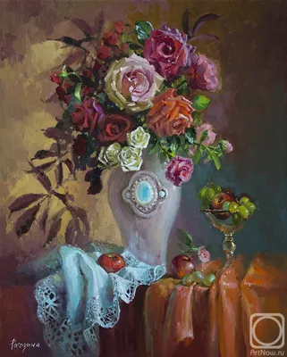 Букет цветов и фрукты в интерьере. Фотограф Приходько Ирина