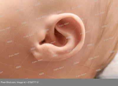 Причины глухоты на одно ухо