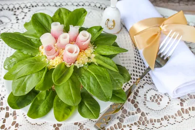 Как красиво подать салат, показываю 5 идей украшения салатов на праздничный  стол. Быстро, просто и красиво | Со вкусом Маши | Дзен