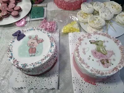 Украсить торт вафельной картинкой