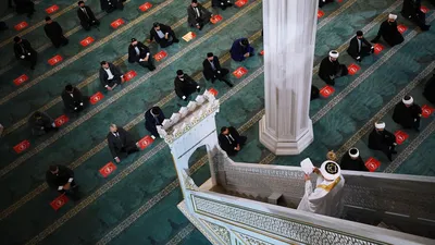Муфтий Аскарбий Карданов поздравляет мусульман с праздником Ураза-Байрам -  Дум РА и КК