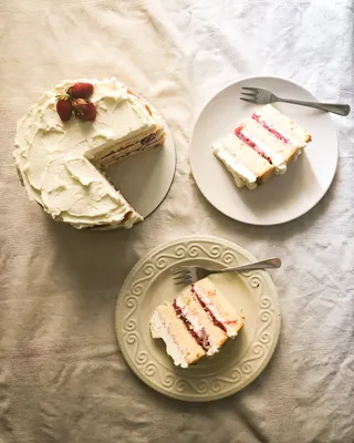 Торты для вас 🌺 Москва on Instagram: “Врываюсь с ярким тортом для любителя  пожарных машин 🚒 Ванильные коржи, в начинке к… | Торт на день рождения,  Торт, Начинка