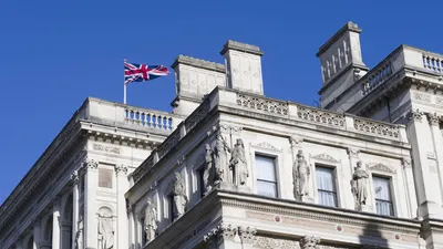 Переезд в Англию: как получить ПМЖ Великобритании, стоимость переезда,  отзывы и помощь в эмиграции