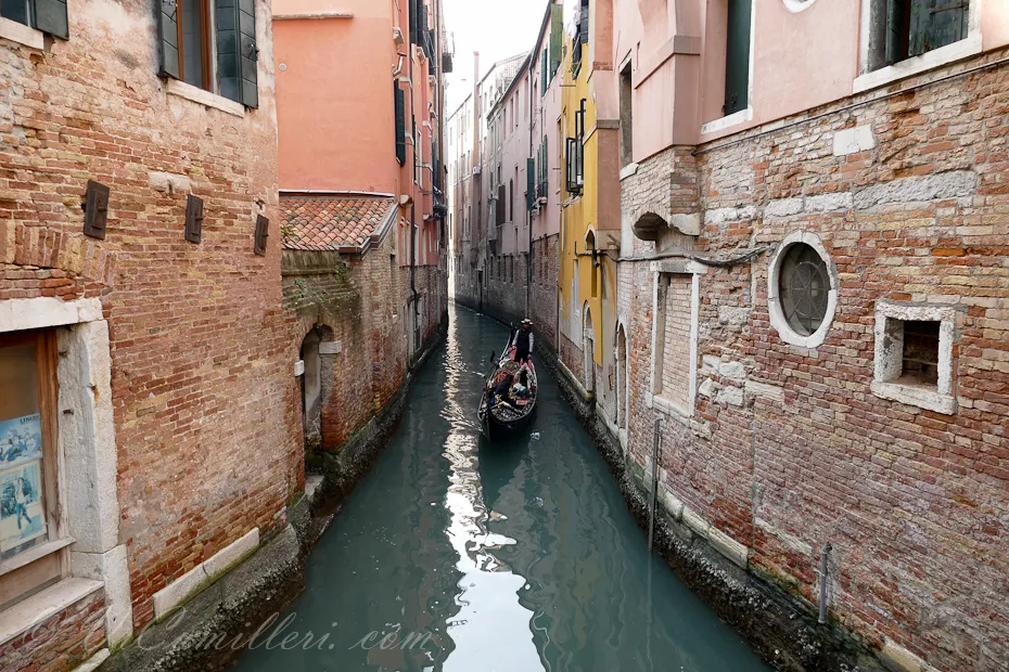 Венеция история города. Тверская Венеция. Призраки в Венеции 2023. Тверская Венеция фото. Венеция самые красивые переулки фото.