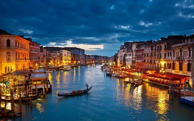 25 марта В этот день 421 года согласно легенде была основана знаменитая  Венеция, город в северной Ит