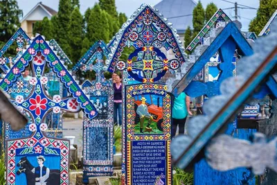 Веселое кладбище\" в Румынии признано одним из самых оригинальных в мире |  Обозреватель | OBOZ.UA