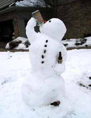 Веселые снеговики в шапках шарфах …» — создано в Шедевруме