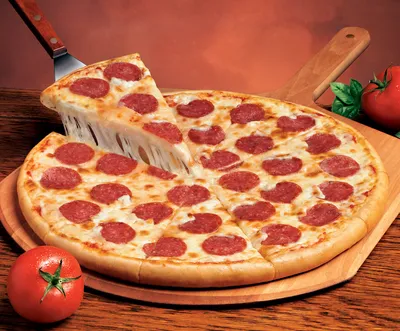 Три Разные Виды Пиццы — стоковые фотографии и другие картинки Пицца - Пицца,  Три объекта, Без людей - iStock