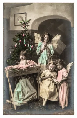 счастливая семейная мать дети рождественские подарки винтажные украшения  Стоковое Фото - изображение насчитывающей игрушки, старо: 233560524