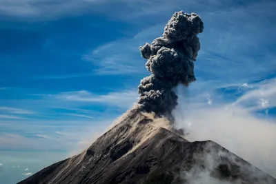 Как происходит извержение вулкана?