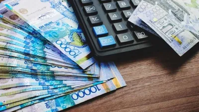 Средняя зарплата в Москве поднялась до 142 тысяч рублей