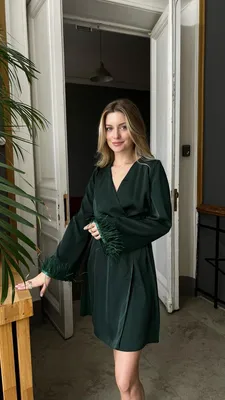 Зелёное платье из искусственной кожи с пышными рукавами 0254244529-12 -  купить в интернет-магазине LOVE REPUBLIC по цене: 1 999 ₽