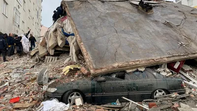 Встали к стене, обнявшись». Россияне рассказали о землетрясении в Турции |  РБК Life