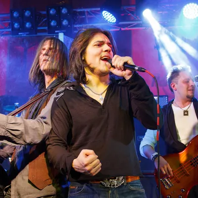 Рок-группа «Земляне» сыграет благотворительный концерт в поддержку Донбасса  | Инфореактор | Дзен