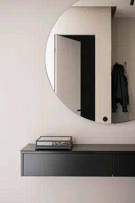 Круглое зеркало латунь купить для ванной в латунной раме на заказ,  производство. Зеркала с оправой из меди, стали.