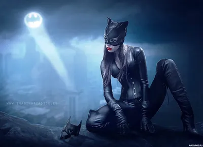 Плачущая Женщина-кошка рядом с фрагментом маски Бэтмена — Скачать картинки