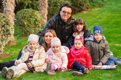 Рома Жуков и его многодетная семья