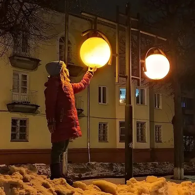 Ночь зима улица снег фонарь снежки…» — создано в Шедевруме