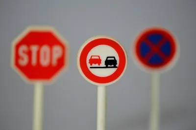 Иллюстрация 2 из 9 для Лото пластмассовое \"Знаки дорожного движения\" |  Лабиринт - игрушки. Источник: Лыкова Ольга