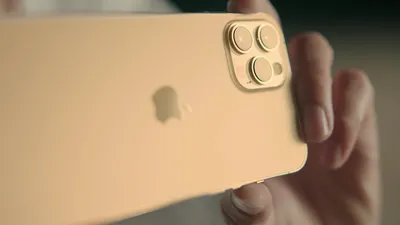 Apple IPhone 5 С Золотой (обратно) Фотография, картинки, изображения и  сток-фотография без роялти. Image 26022496